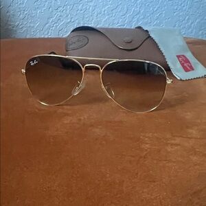 PRICE FIRM-Extra Small Frame. Ray-Ban Aviator Sunglasses with Gradient Lenses